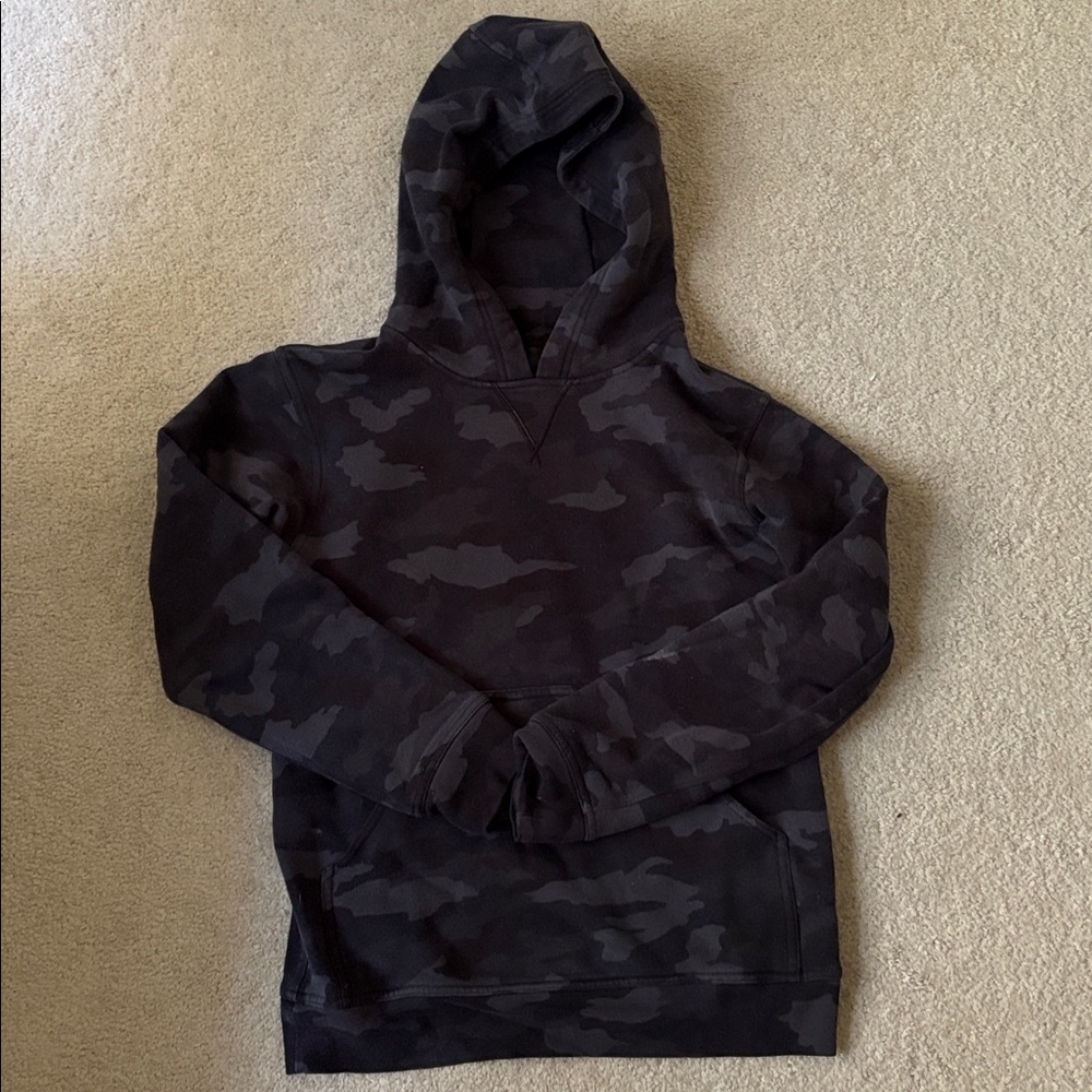 Lululemon black cameo sweatshirt size 2
Excellent condition